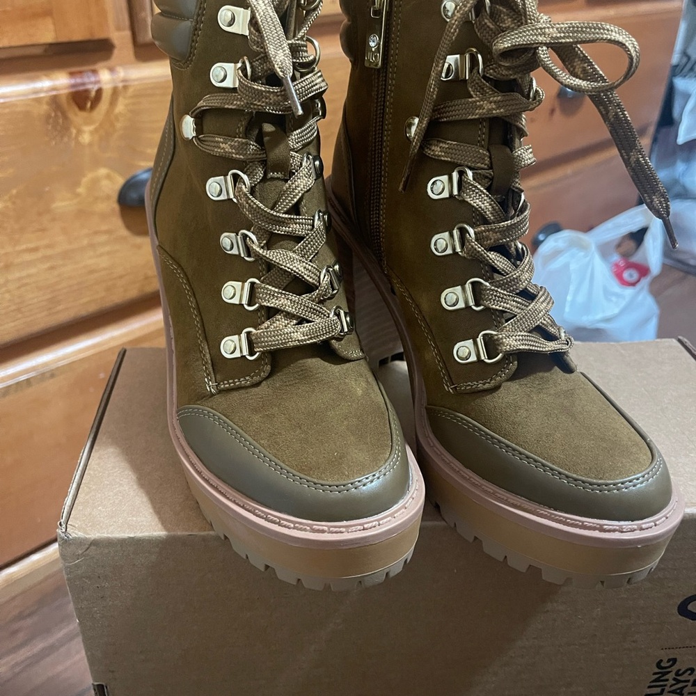Jennifer Lopez Brown Tan Heeled Boots